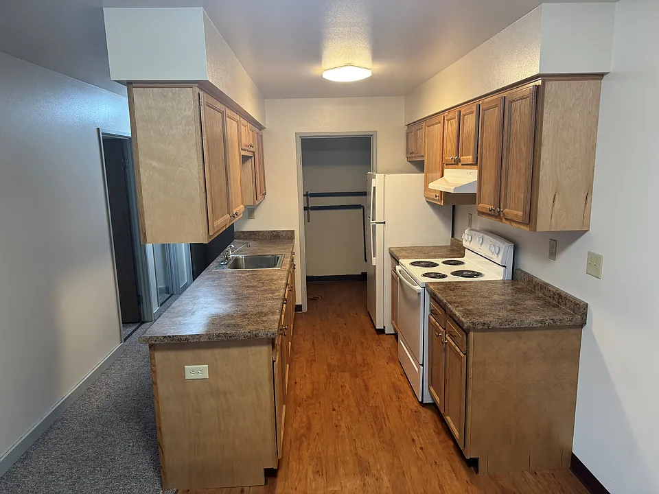 422 Pecor St #4