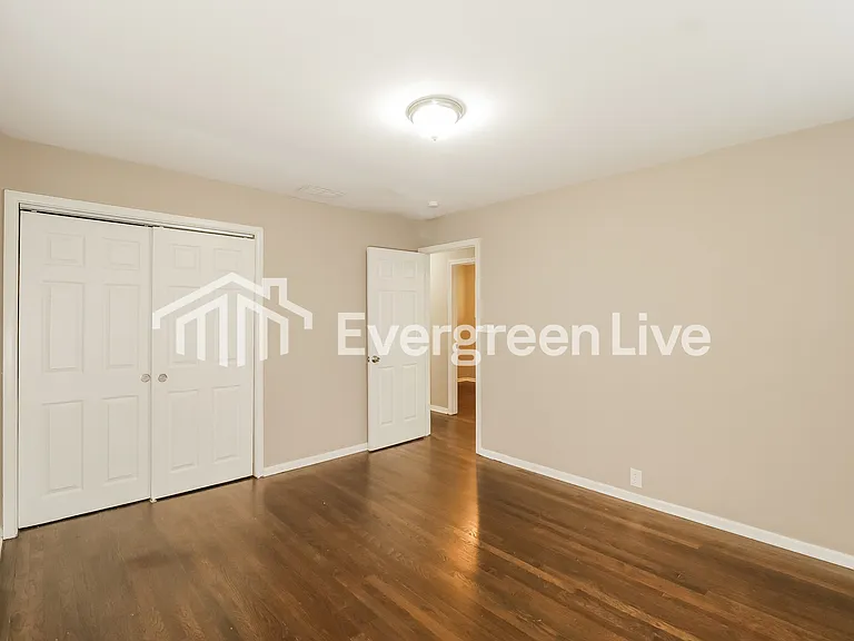11213 Crystal Ave — Photo 9