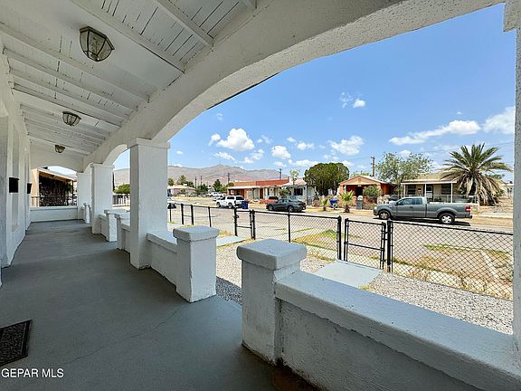 2nd image of 3906 1/2 Tularosa Ave