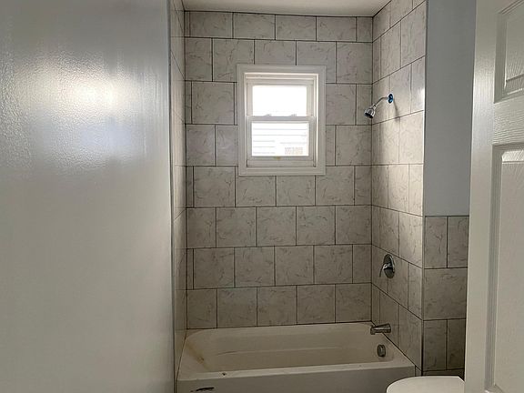 4th image of 266 21st St Floor 1