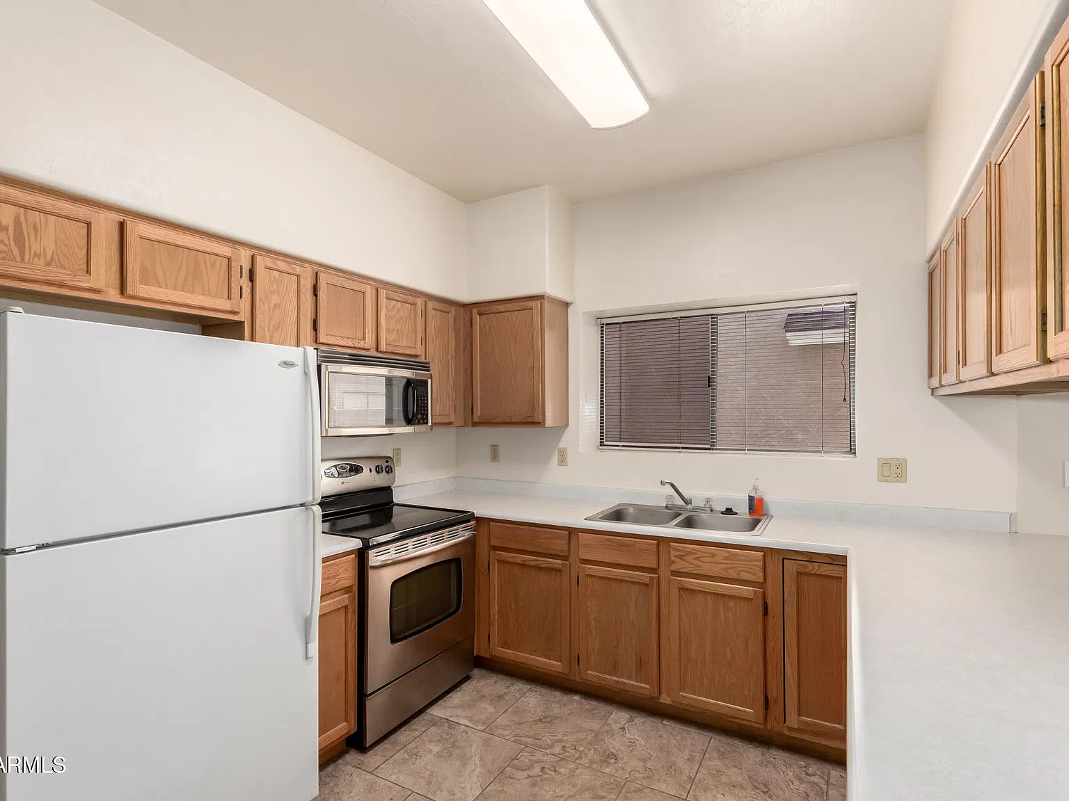 3 bed, 2.5 bath, 1826 sqft, $1,995 — Photo 4