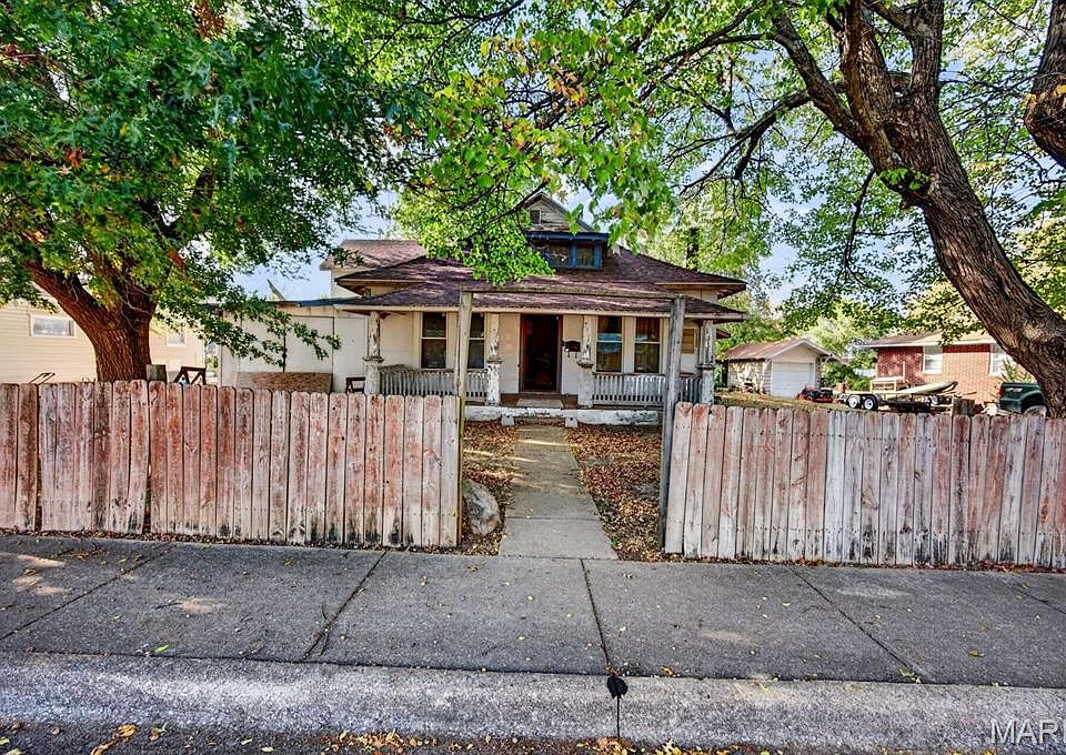 1st image of 359 W Hayes St