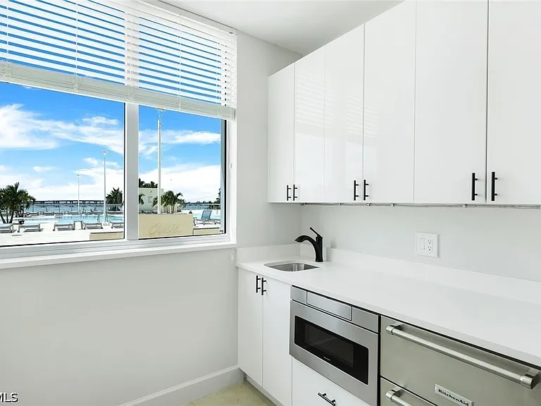 3000 Oasis Grand Blvd #801 — Photo 41