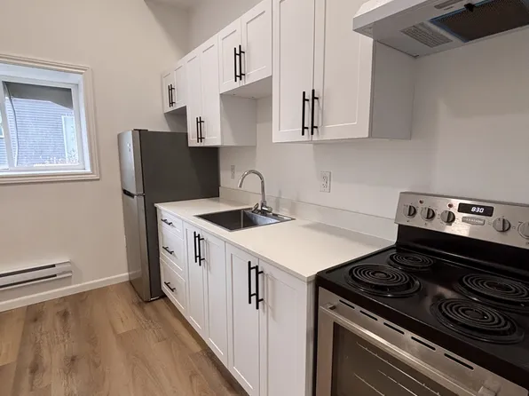 244 King St #107, Welland, ON L3B 3J8