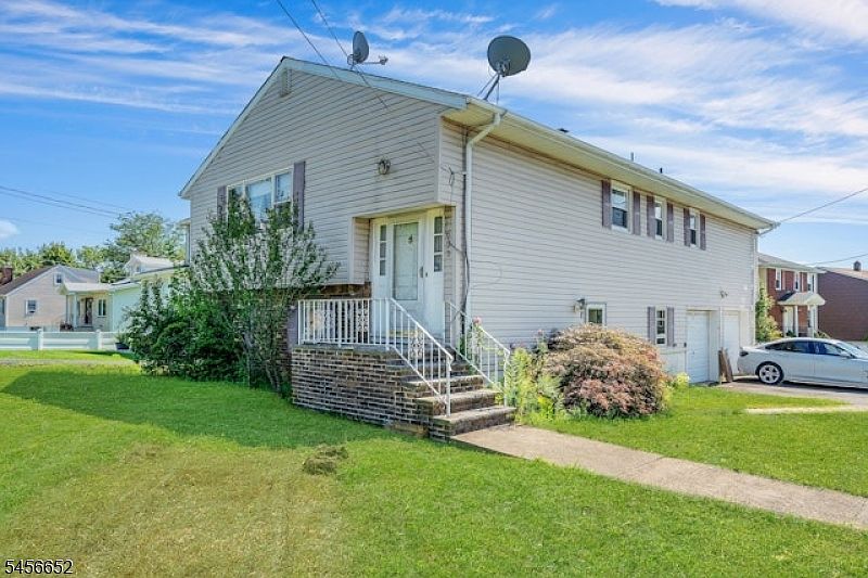 1st image of 633 Totowa Rd