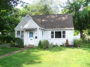 26 Concord St, Chicopee, MA 01020