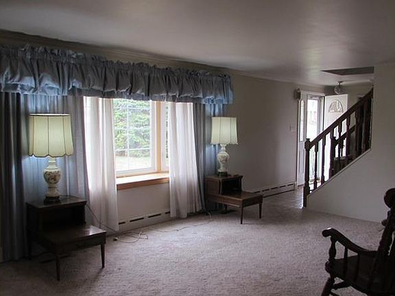 2nd image of 211 Wessex Hills Dr