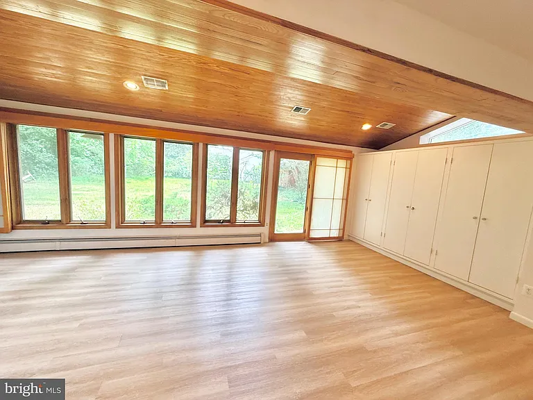 6819 Selkirk Dr — Photo 41
