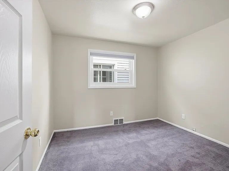 101 W Meinecke Ave #105 — Photo 12