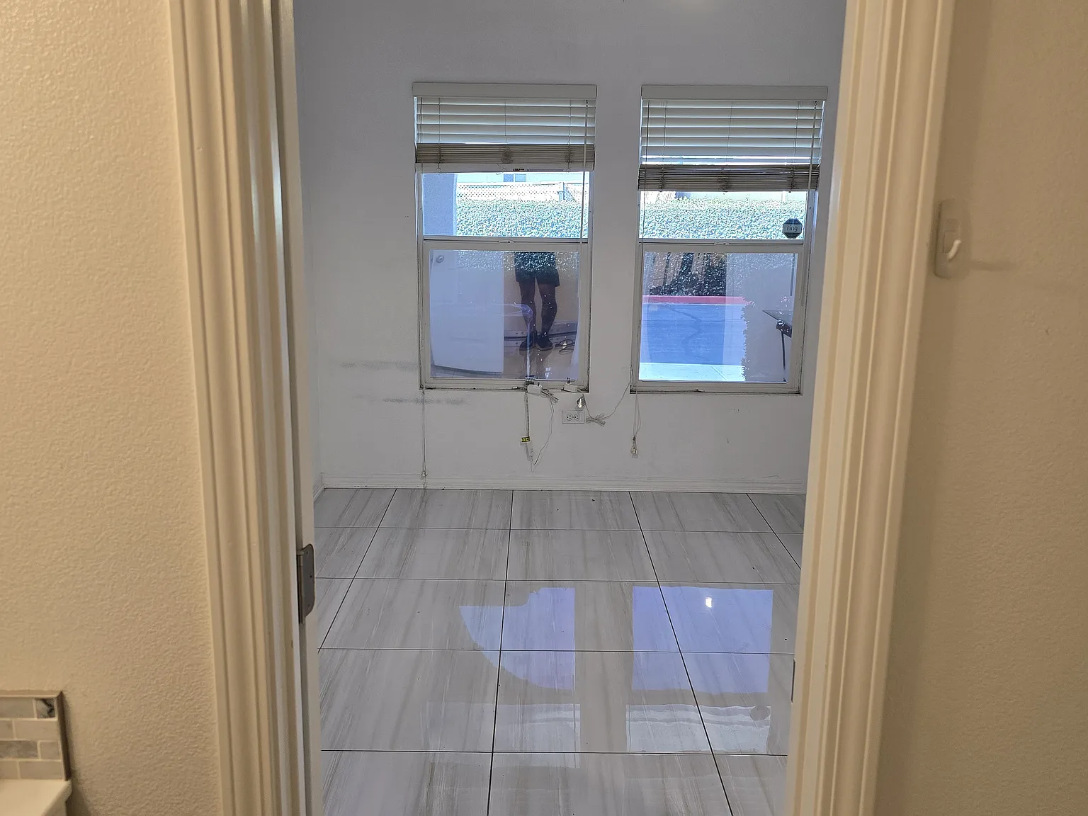 Studio, 3250 sqft, $1,400 — Photo 4