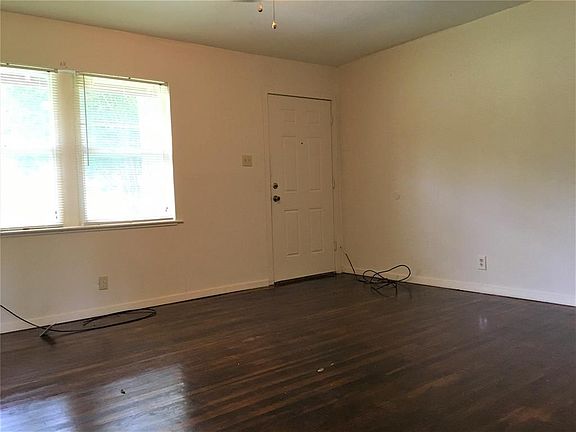 3rd image of 109 Primrose St