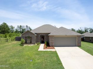 212 Cypress Knee Cv, Terry, MS 39170