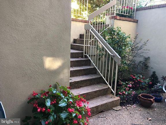 4th image of 11208 Harbor Ct #1208
