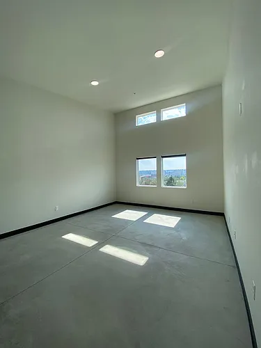 Floor plan 404