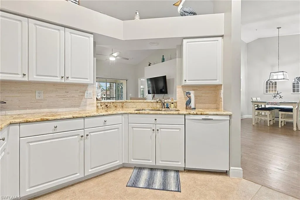 2 bed, 2.0 bath, 1635 sqft, $5,000 — Photo 2