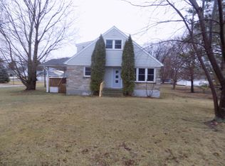 421 Fergus Ave, Erhard, MN 56534