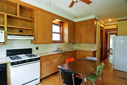 4th image of 1133 Wisconsin Ave