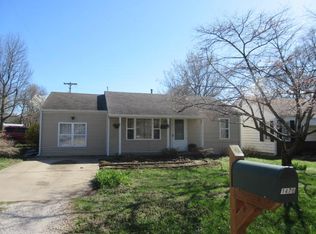 1476 E Whiteside St, Springfield, MO 65804