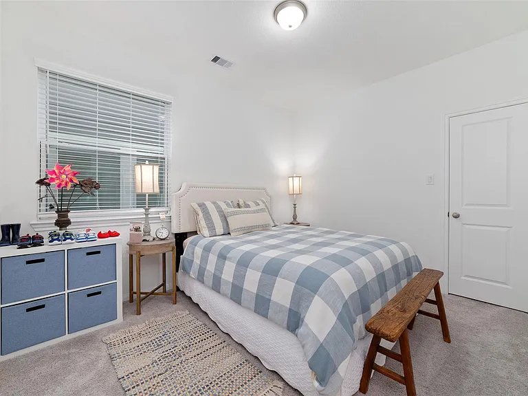 331 E Coralburst Loop — Photo 15