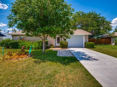 418 N Holiday Dr, Grand Prairie, TX, 75052