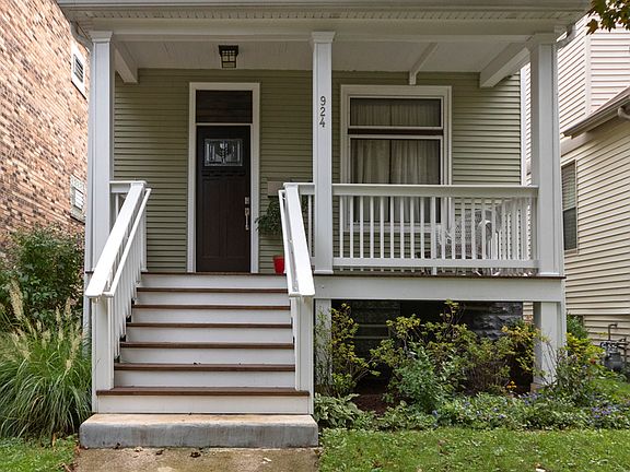 3rd image of 924 Marengo Ave