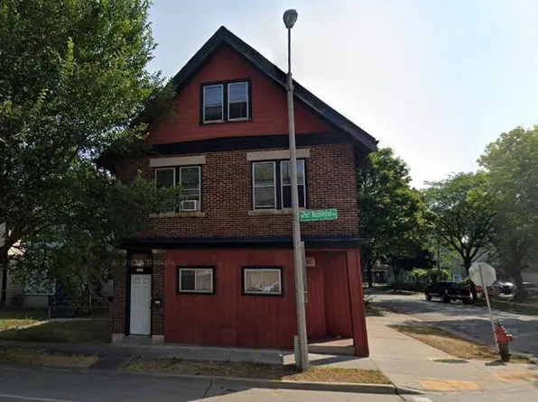 3900 North Port Washington ROAD, Milwaukee, WI 53212