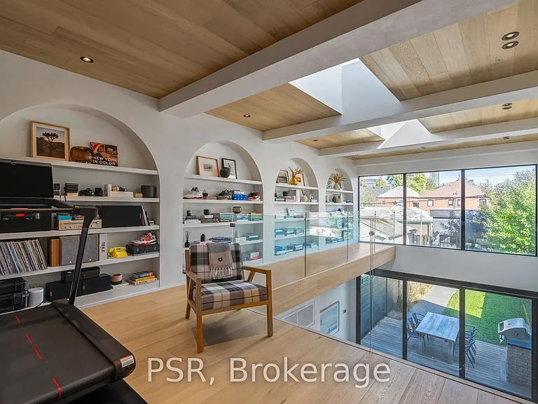 53 Palmerston Ave — Photo 14