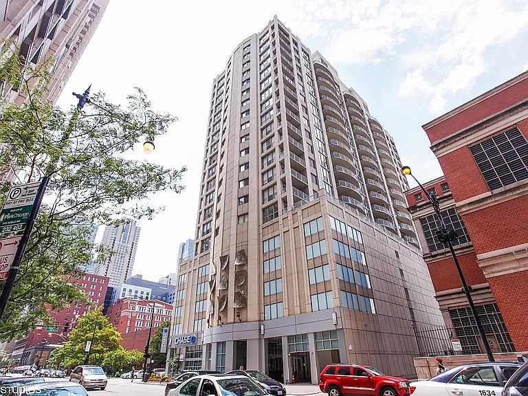 1st image of 600 N Dearborn St APT 806