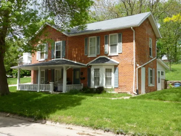 305 3rd St SE, Mount Vernon, IA 52314