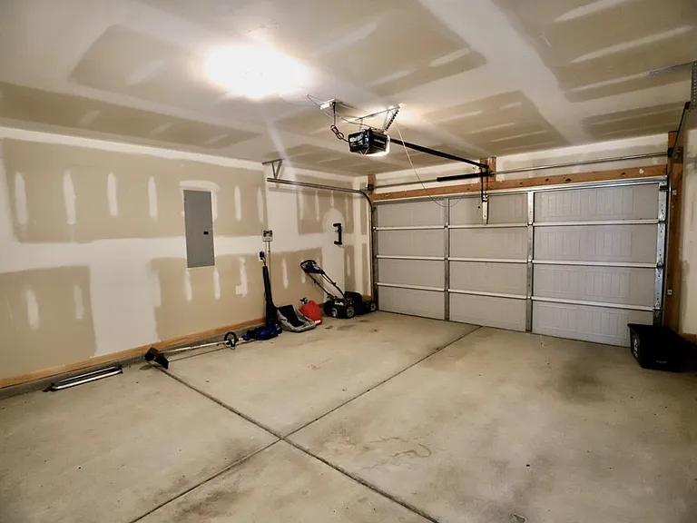 3680 Moseley Dr — Photo 70