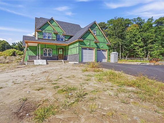 2nd image of 411 New River Rd