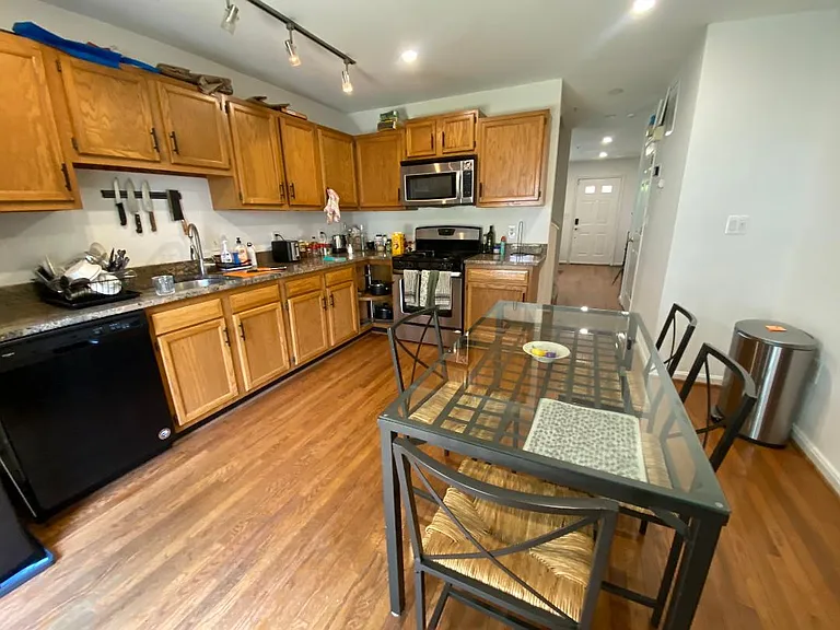 1327 Belmont St NW — Photo 21