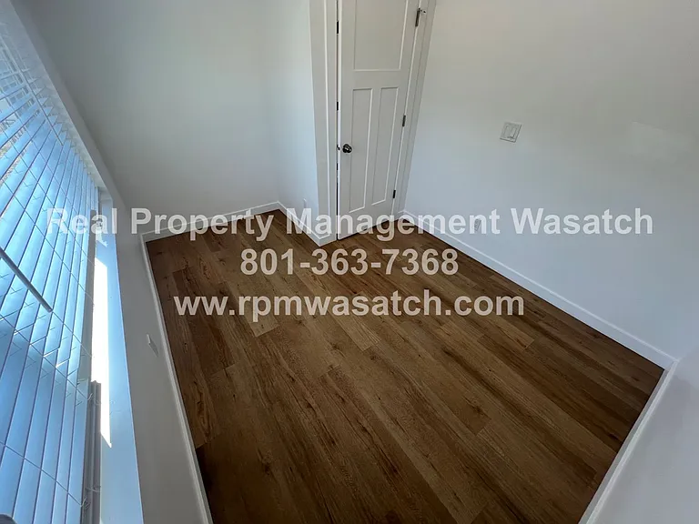 1388 Country Ln — Photo 30