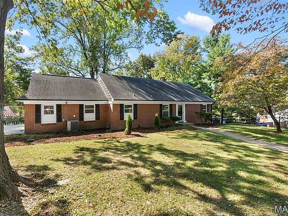 2nd image of 2323 Brookwood Dr