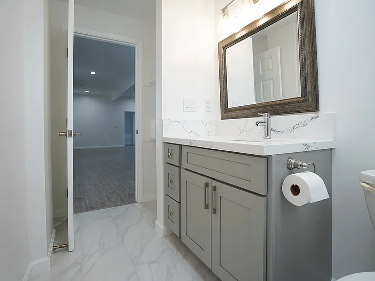 525 Hind Iuka Dr #A — Photo 10