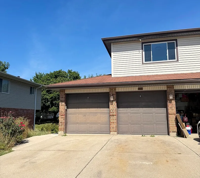 311 Dawn Ct #2