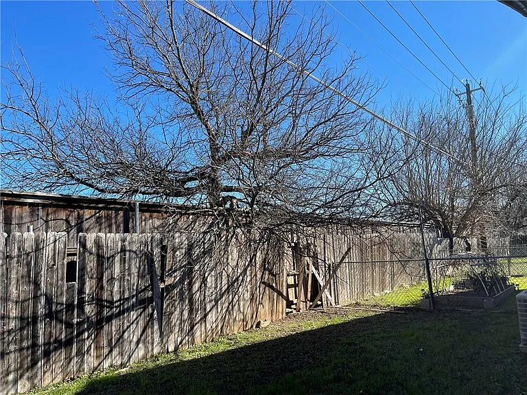 8704 Pineridge Dr #A — Photo 17