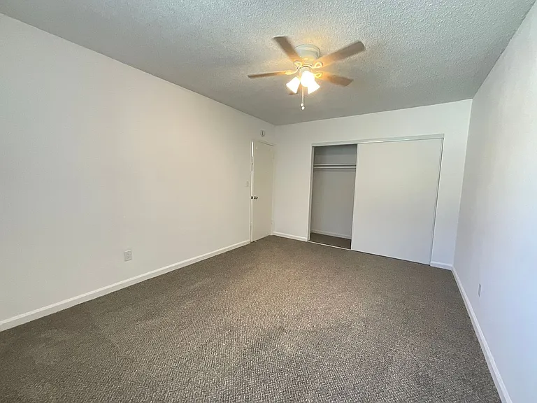 126 E Wilken Way — Photo 15
