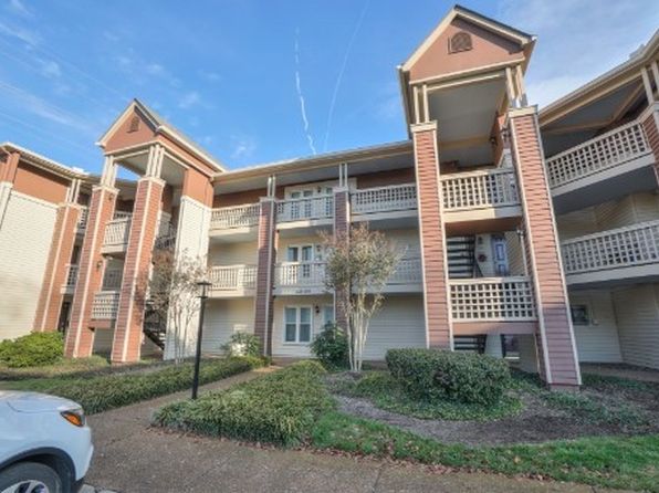 211 Hillsboro Pl