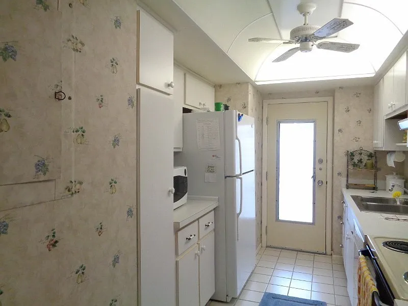 2BR/2BA Ground Level Condo in Venice Ave Condos- Great Deal! — Photo 3