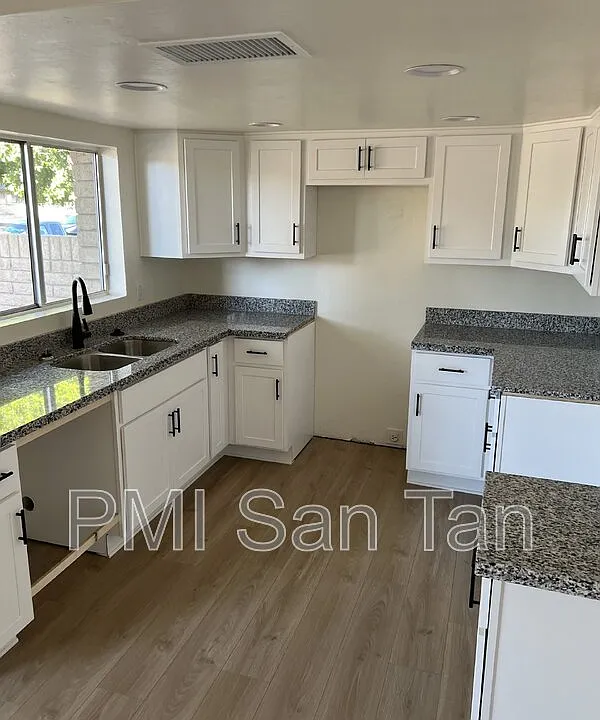 10 W Concorda Dr #104