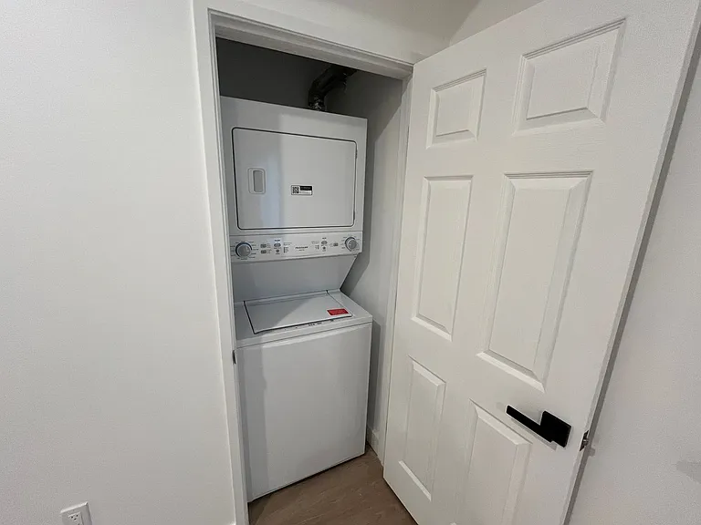 1620 South Bentley Ave — Photo 13