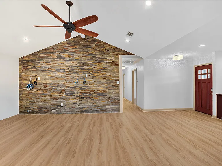 3208 Woodstone Dr — Photo 8