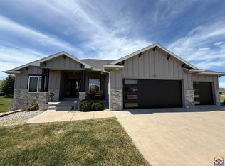 2615 Twin Lakes Dr, Emporia, KS 66801