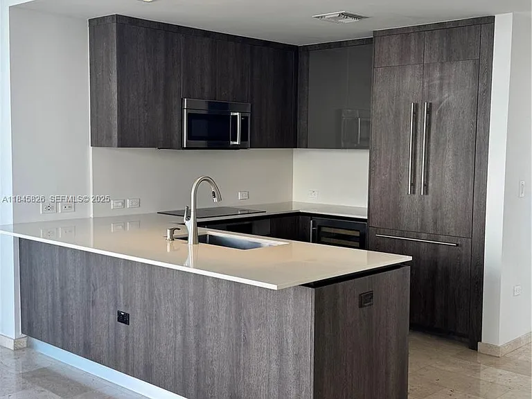 88 SW 7th St #3012 — Photo 4