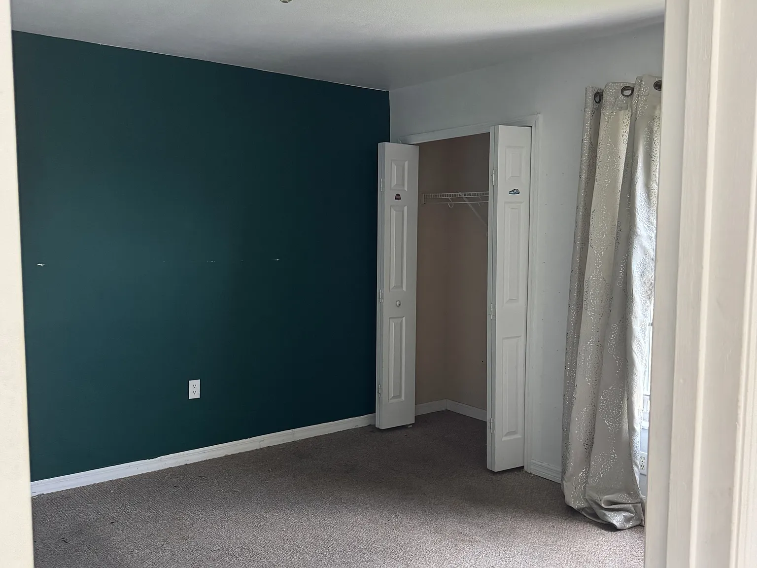 674 Royalty Court - 1 — Photo 3