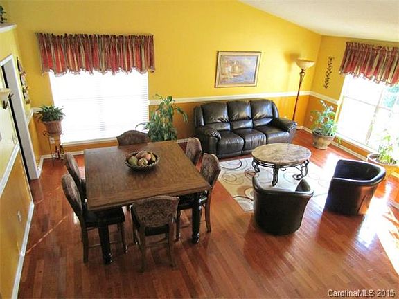 3rd image of 3819 Hedingham Ct