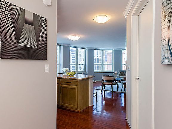 2nd image of 345 N La Salle Dr APT 1606