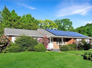 7 Kennedy Rd, Manchester, CT 06042