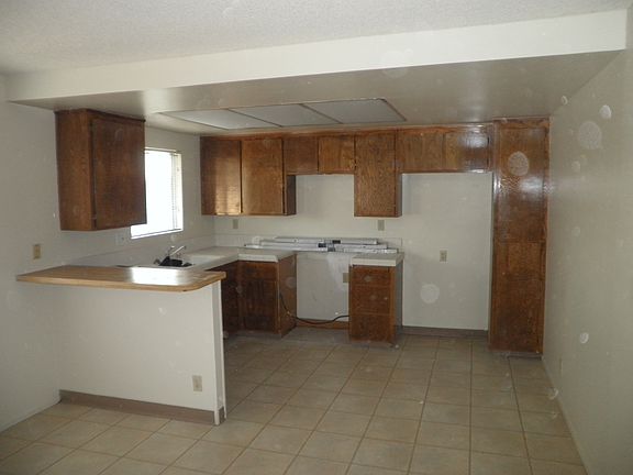 4th image of 11740 Bellflower Blvd APT D